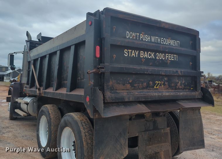 image for item OL9185 2005 Mack CHN613  dump truck