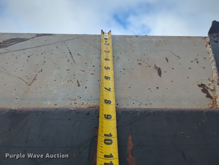 image for item OL9185 2005 Mack CHN613  dump truck