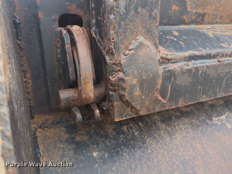 image for item OL9185 2005 Mack CHN613  dump truck