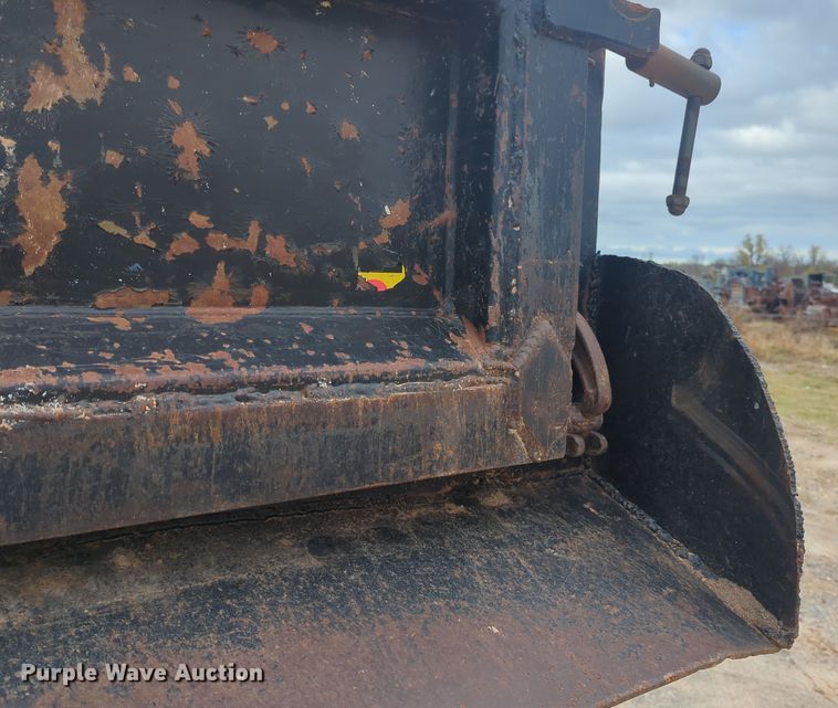 image for item OL9185 2005 Mack CHN613  dump truck