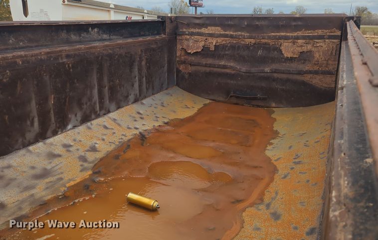 image for item OL9185 2005 Mack CHN613  dump truck