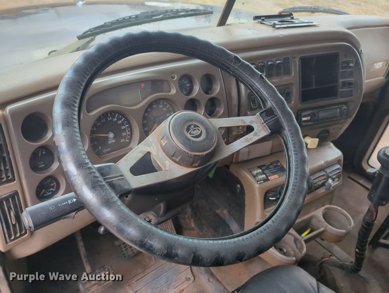 image for item OL9185 2005 Mack CHN613  dump truck