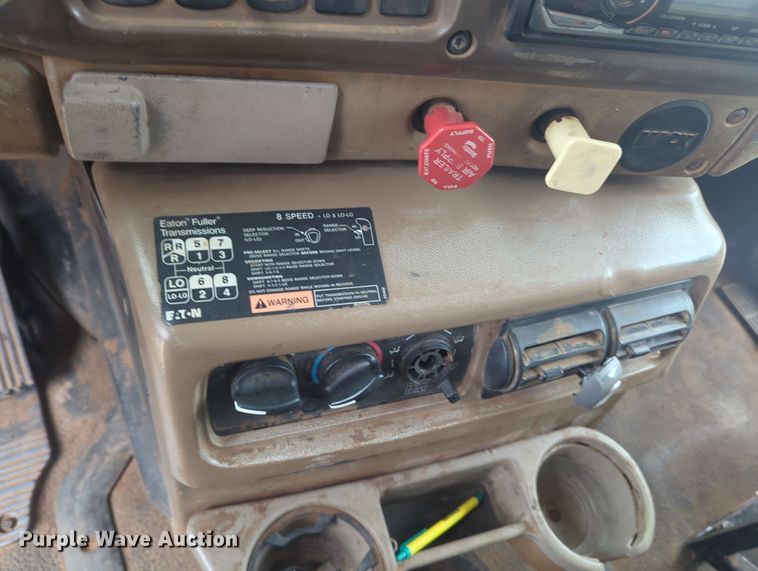 image for item OL9185 2005 Mack CHN613  dump truck