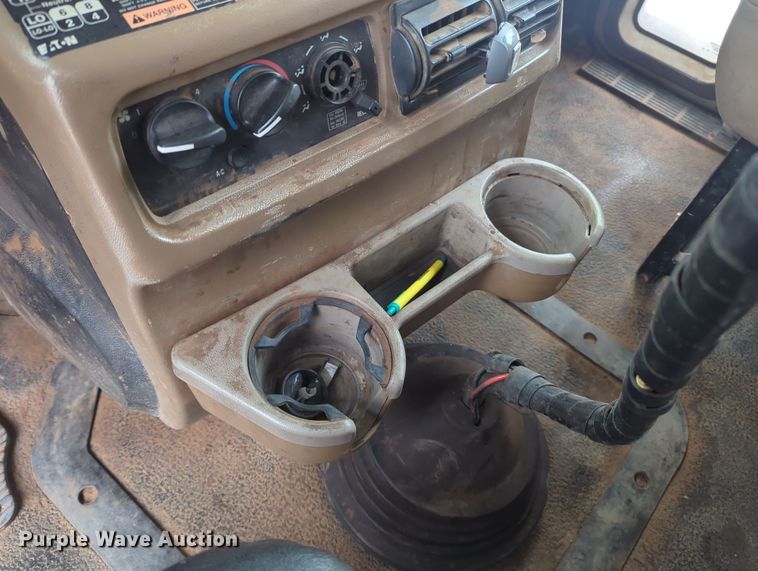 image for item OL9185 2005 Mack CHN613  dump truck