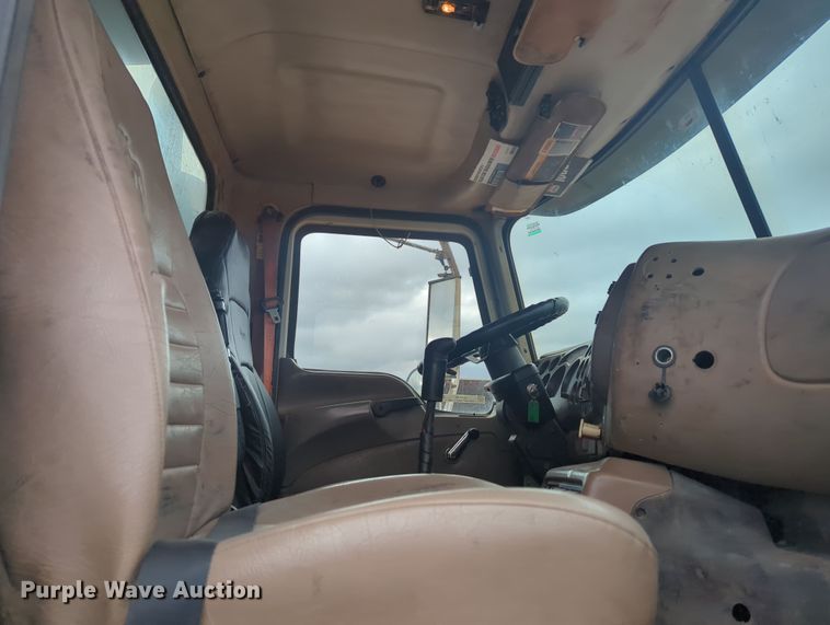 image for item OL9185 2005 Mack CHN613  dump truck