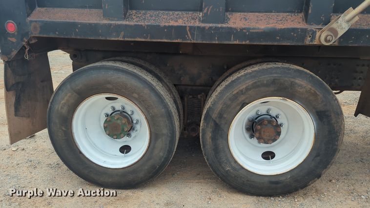 image for item OL9185 2005 Mack CHN613  dump truck