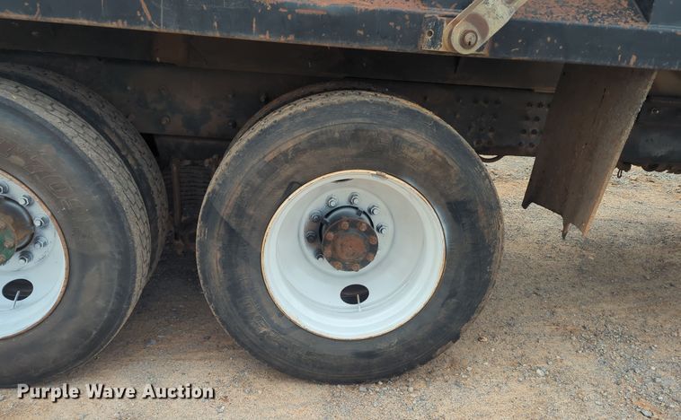 image for item OL9185 2005 Mack CHN613  dump truck