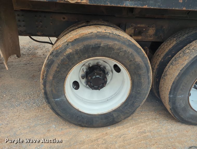 image for item OL9185 2005 Mack CHN613  dump truck