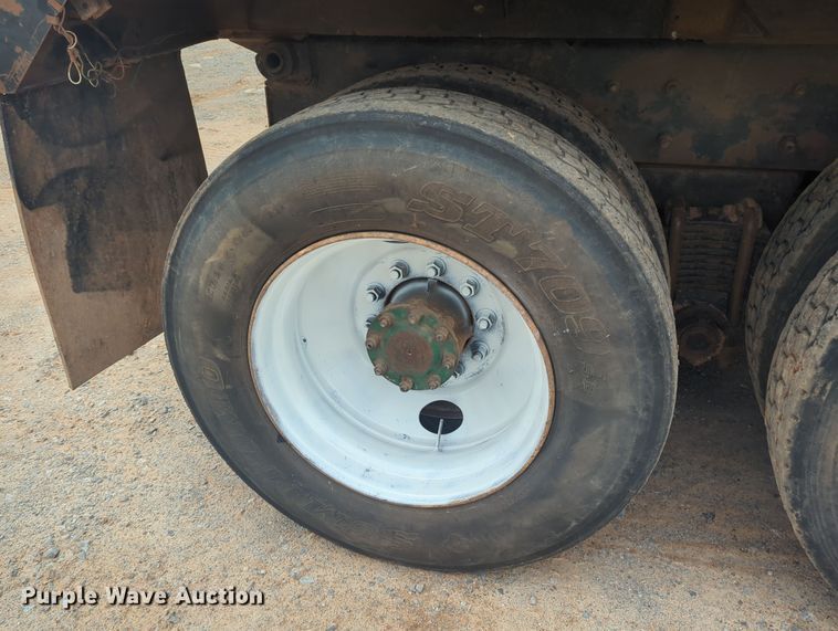 image for item OL9185 2005 Mack CHN613  dump truck