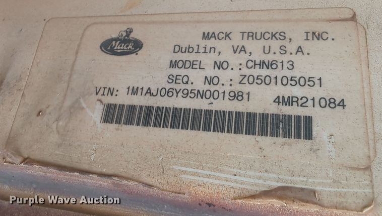 image for item OL9185 2005 Mack CHN613  dump truck