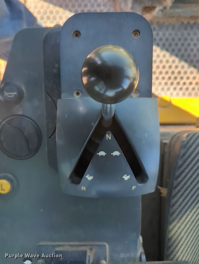 image for item OL9188 2006 John Deere  655C track loader