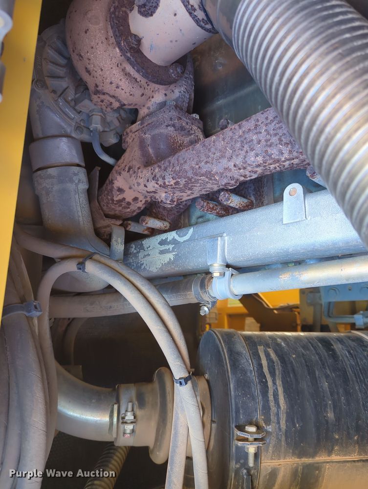 image for item OL9188 2006 John Deere  655C track loader