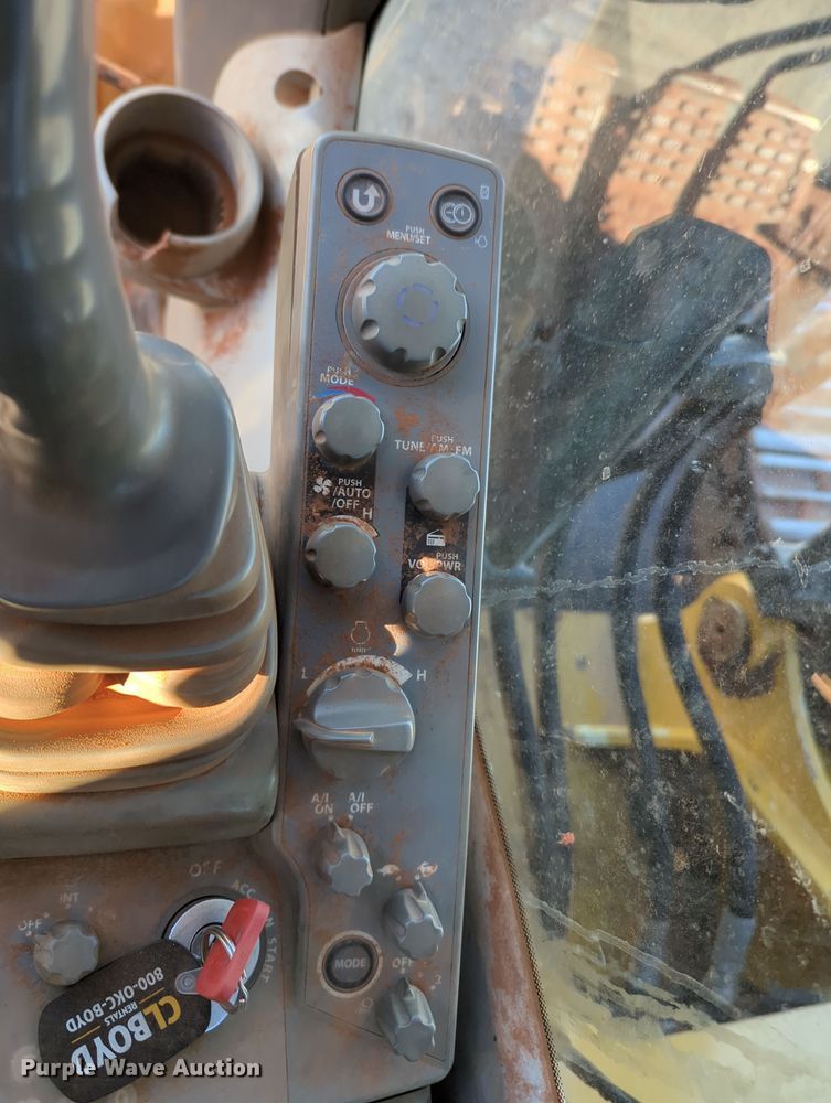 image for item OL9189 2012 John Deere 210G LC  excavator