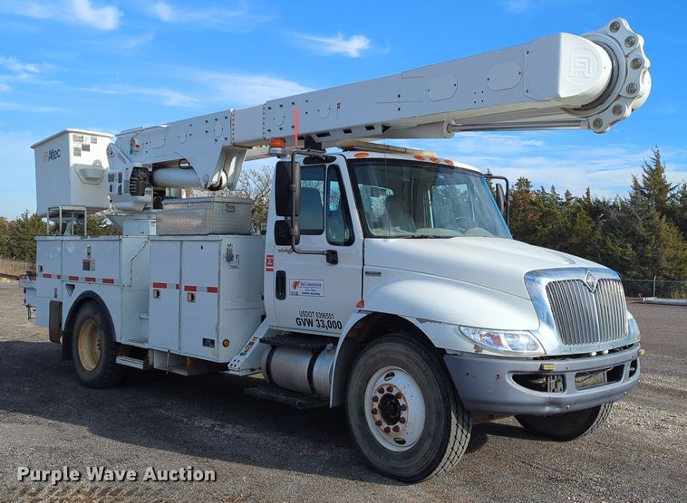 image for item OL9215 2009 International  DuraStar 4300 bucket truck