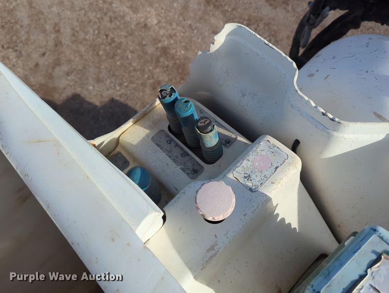 image for item OL9215 2009 International  DuraStar 4300 bucket truck