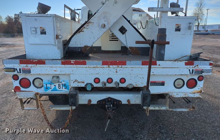 image for item OL9215 2009 International  DuraStar 4300 bucket truck