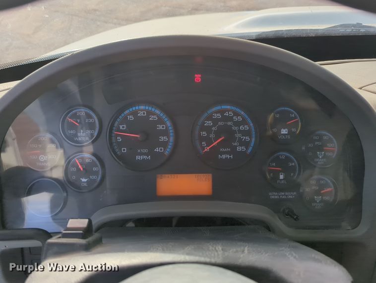 image for item OL9215 2009 International  DuraStar 4300 bucket truck