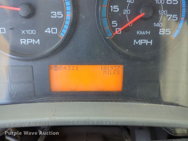 image for item OL9215 2009 International  DuraStar 4300 bucket truck