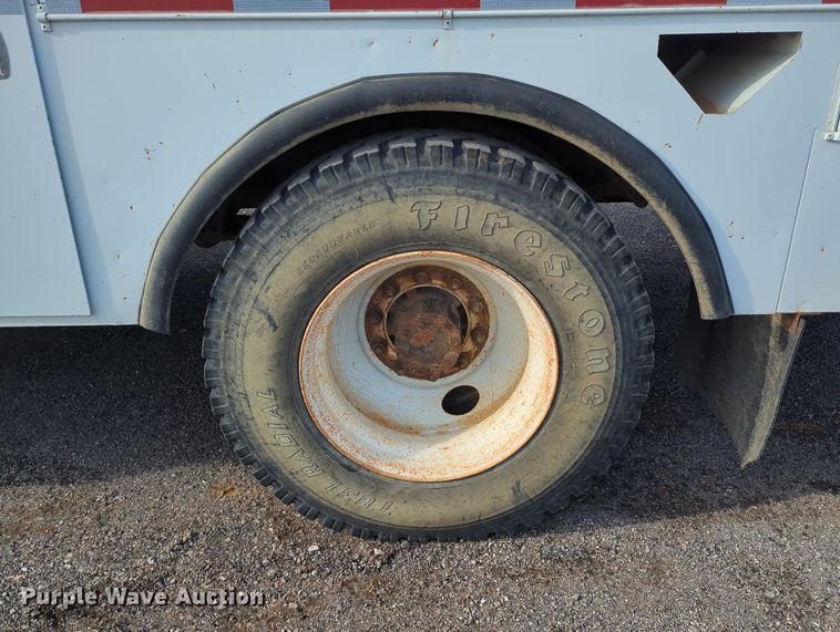 image for item OL9215 2009 International  DuraStar 4300 bucket truck