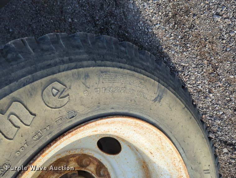 image for item OL9215 2009 International  DuraStar 4300 bucket truck