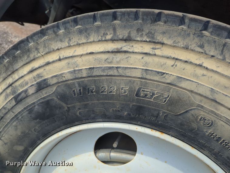 image for item OL9215 2009 International  DuraStar 4300 bucket truck