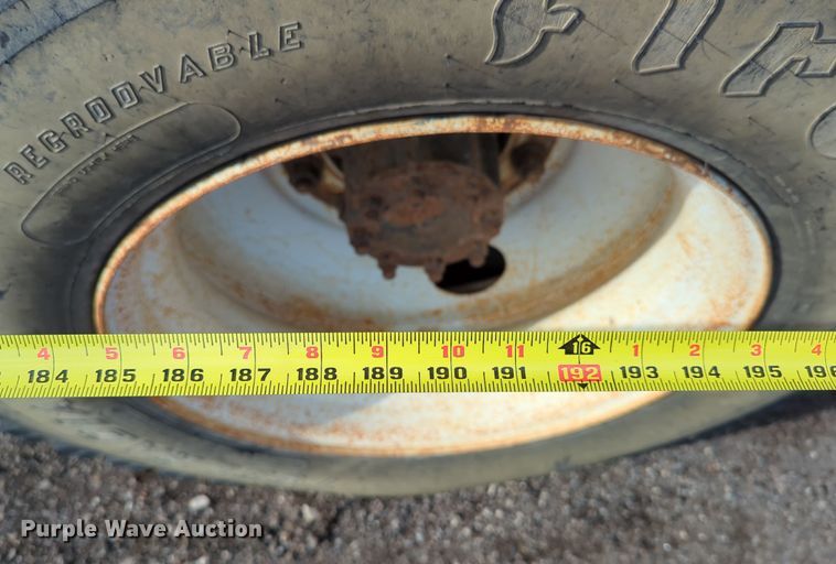 image for item OL9215 2009 International  DuraStar 4300 bucket truck