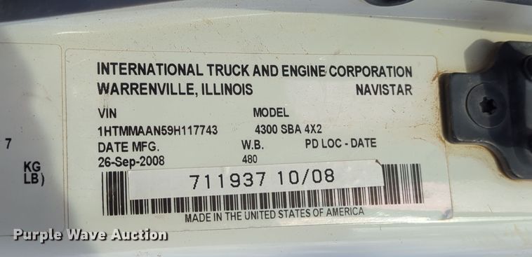 image for item OL9215 2009 International  DuraStar 4300 bucket truck