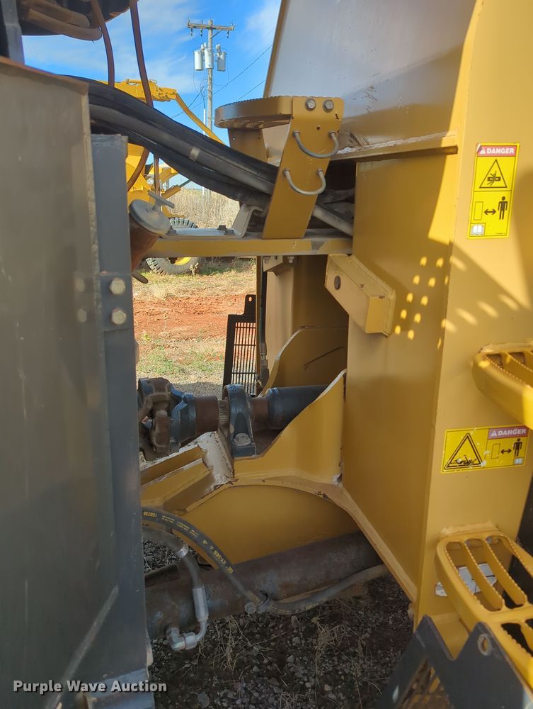 image for item OL9217 2008 Challenger MT965B 4WD tractor