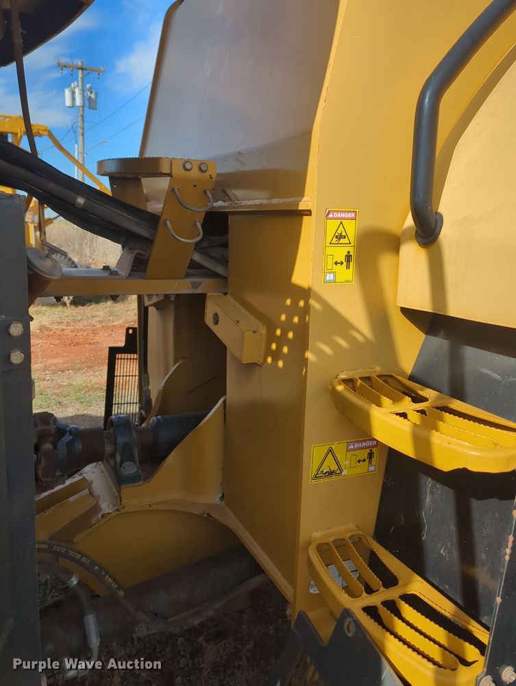 image for item OL9217 2008 Challenger MT965B 4WD tractor