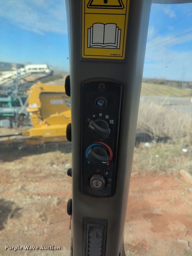 image for item OL9217 2008 Challenger MT965B 4WD tractor