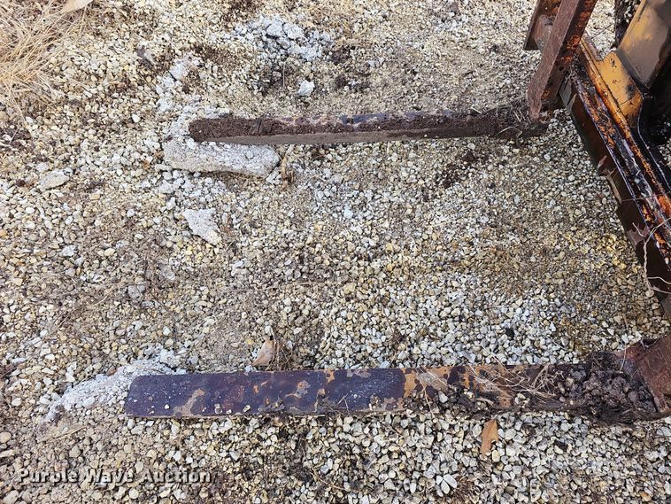 image for item OL9474 1976 Case 585  forklift