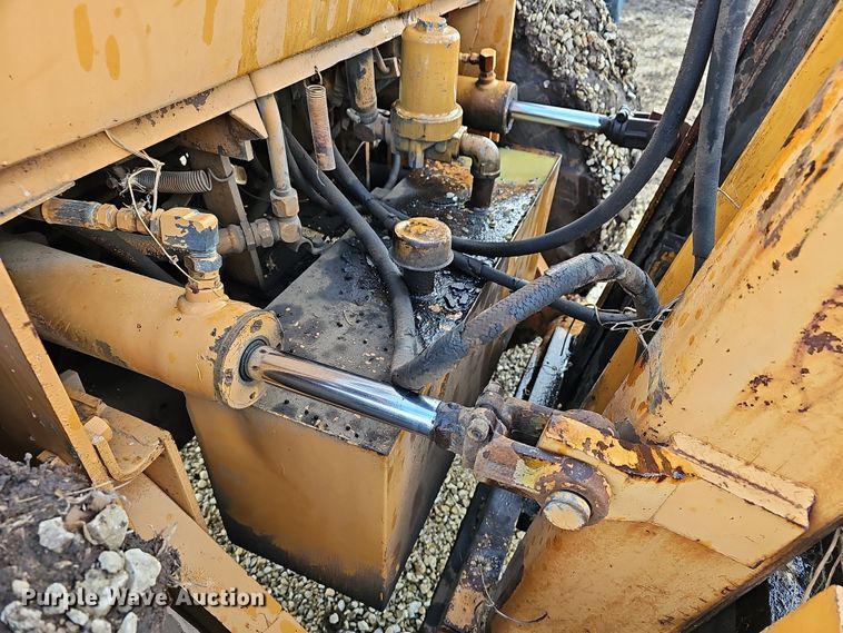 image for item OL9474 1976 Case 585  forklift