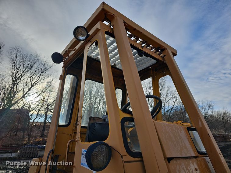 image for item OL9474 1976 Case 585  forklift