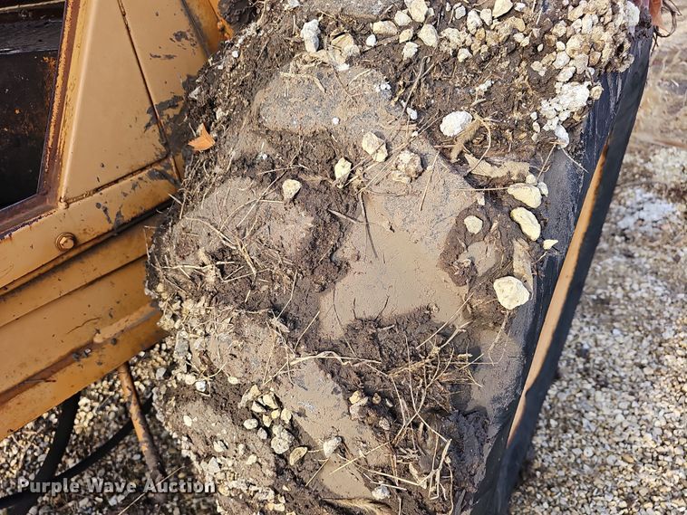 image for item OL9474 1976 Case 585  forklift