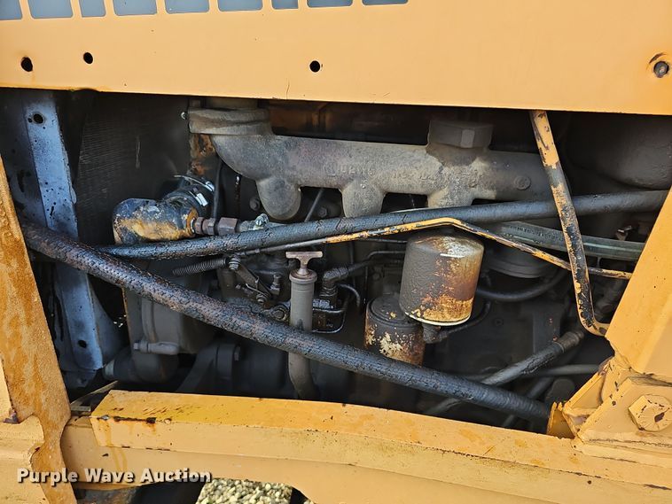 image for item OL9474 1976 Case 585  forklift