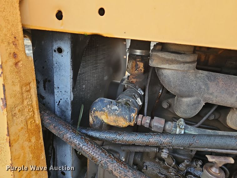 image for item OL9474 1976 Case 585  forklift