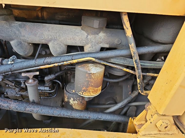 image for item OL9474 1976 Case 585  forklift