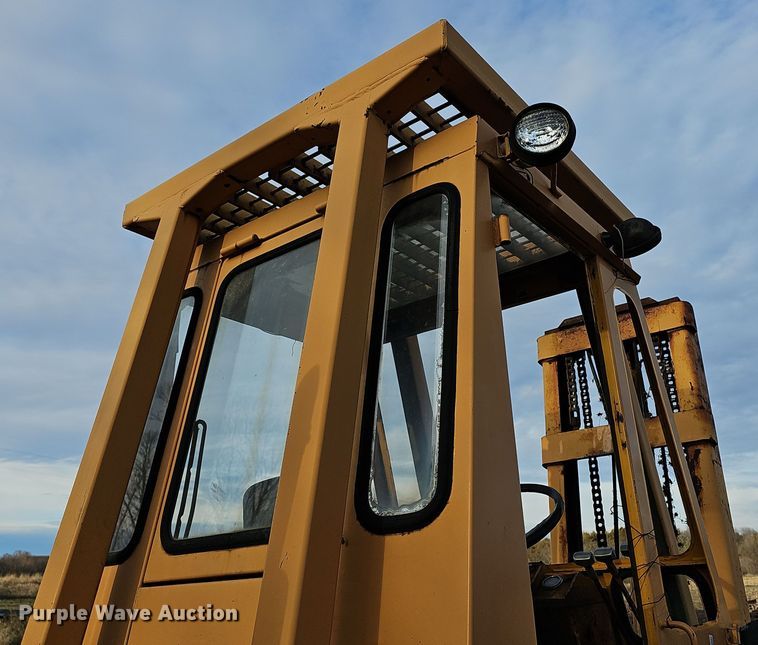 image for item OL9474 1976 Case 585  forklift