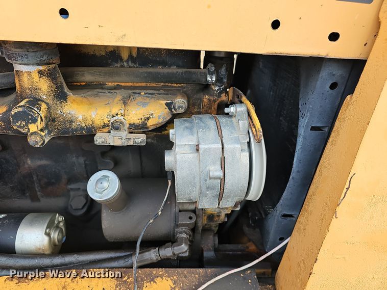 image for item OL9474 1976 Case 585  forklift