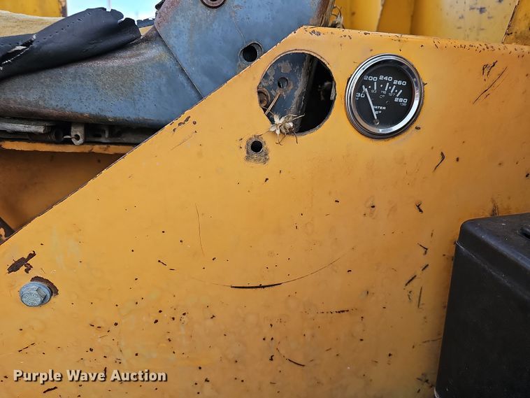 image for item OL9474 1976 Case 585  forklift