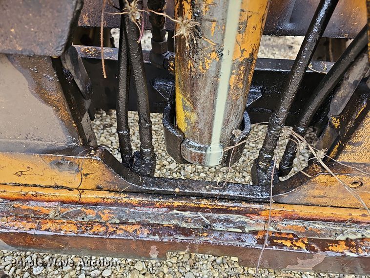 image for item OL9474 1976 Case 585  forklift