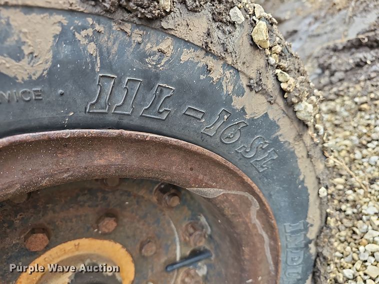 image for item OL9474 1976 Case 585  forklift