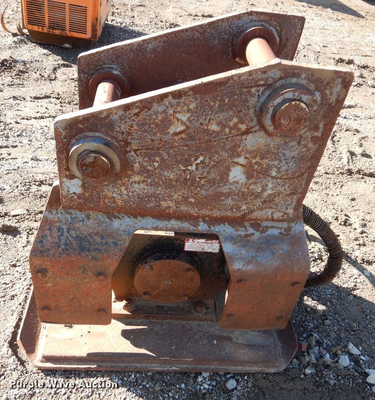 image for item OL9489 Plate compactor