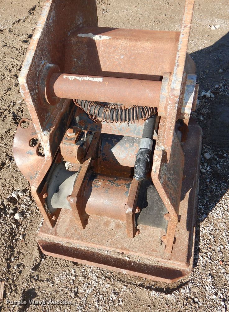 image for item OL9489 Plate compactor