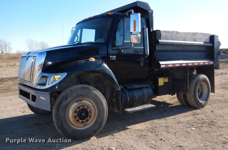 image for item OL9492 2005 International 7400  dump truck