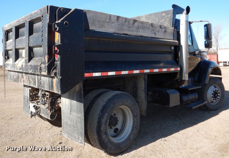 image for item OL9492 2005 International 7400  dump truck