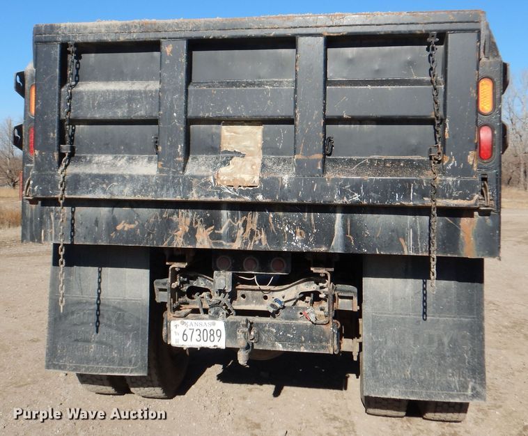 image for item OL9492 2005 International 7400  dump truck
