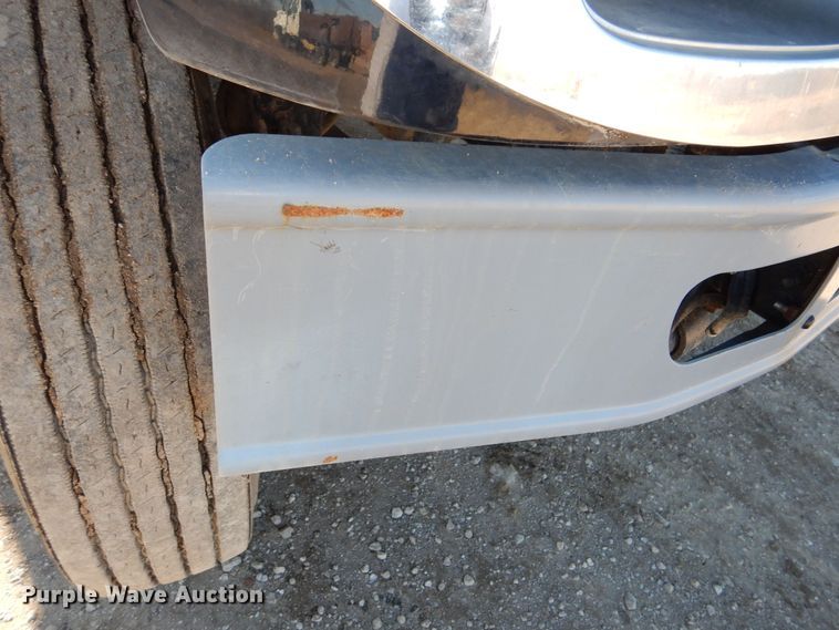 image for item OL9492 2005 International 7400  dump truck