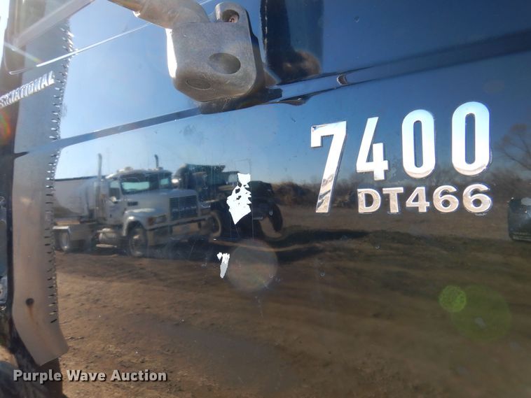 image for item OL9492 2005 International 7400  dump truck