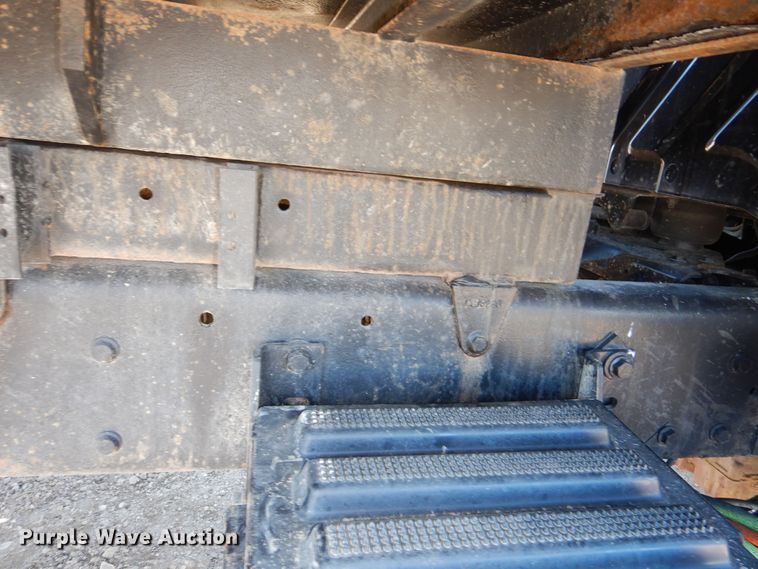 image for item OL9492 2005 International 7400  dump truck